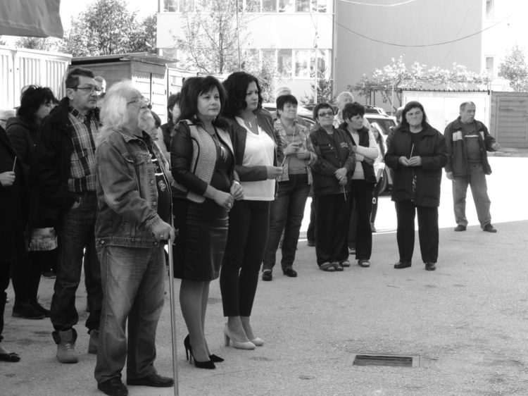 Още сто семейства се радват на нов саниран блок