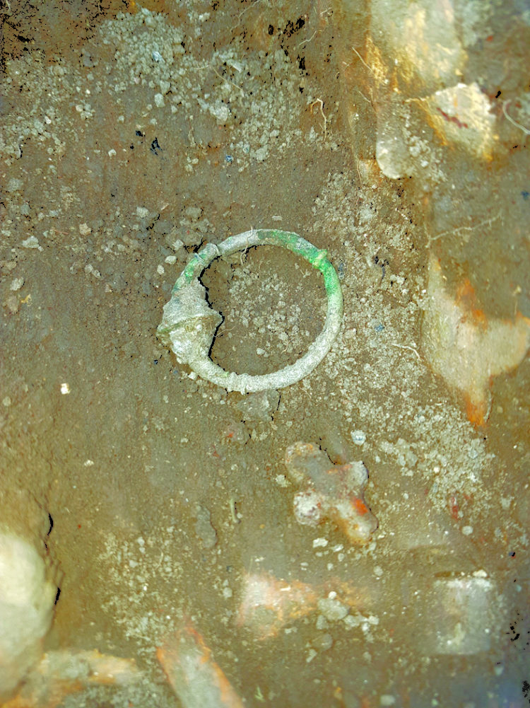 Втори богат гроб разкриха на Хоталич