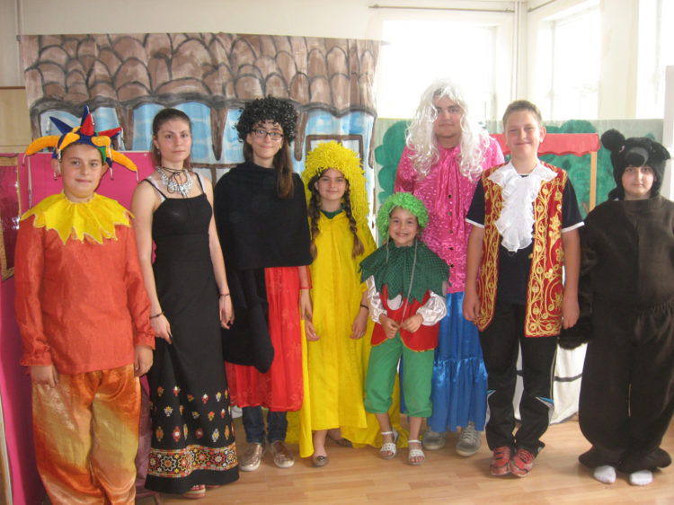 Деца актьори с дарителски жест в памет на Лазар и в помощ на семейството му