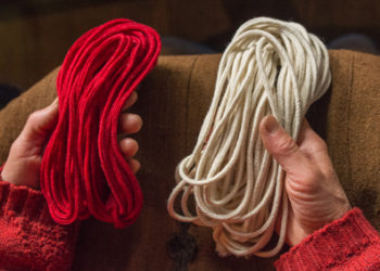 “Мартеници от гайтан” е новият конкурс на Етъра за деца