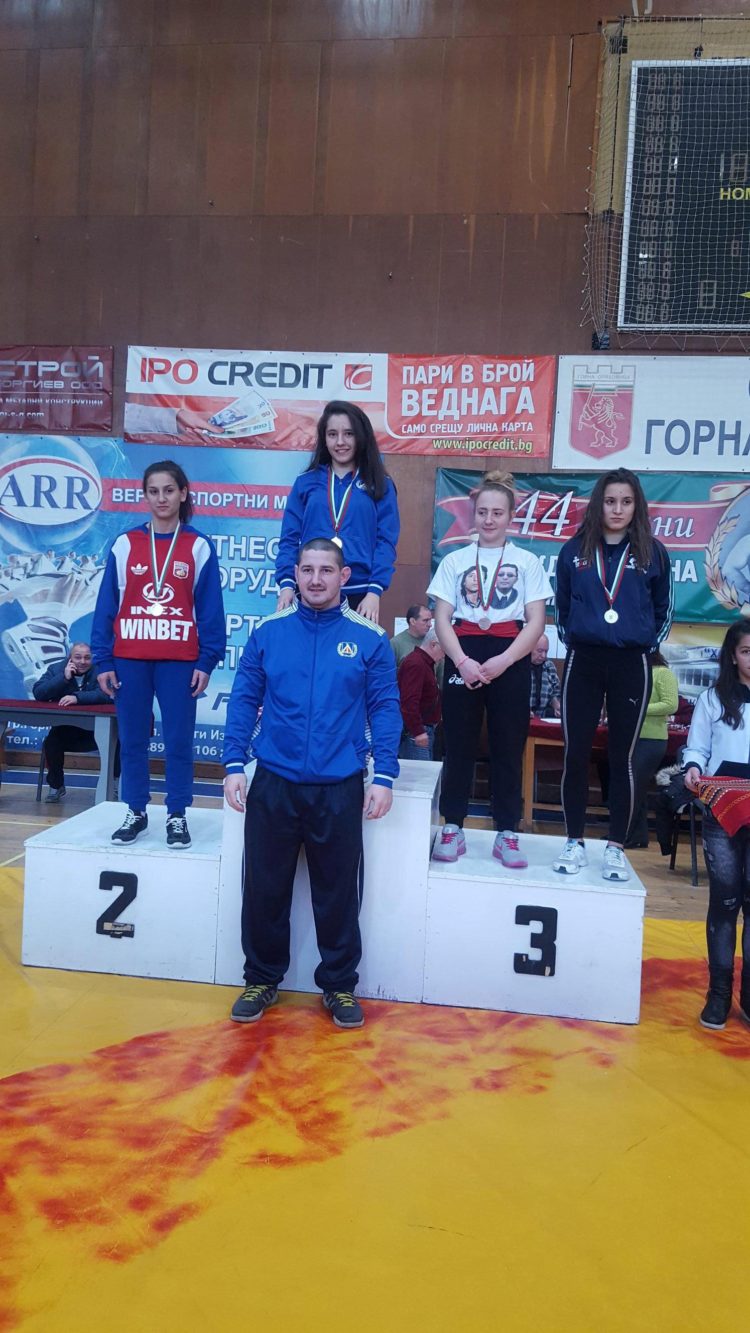 Златен медал за Мерал Зиберова и приз за най-резултатна в борбата на Държавното първенство