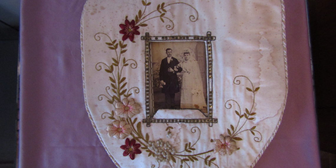 “Каква невеста си била ти, мамо…” е най-новата изложба на Историческия музей