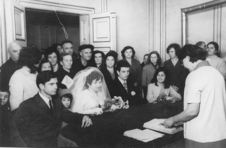 “Каква невеста си била ти, мамо…” е най-новата изложба на Историческия музей