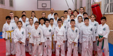 Областният управител удостои с грамота за високи спортни успехи таекуондистите