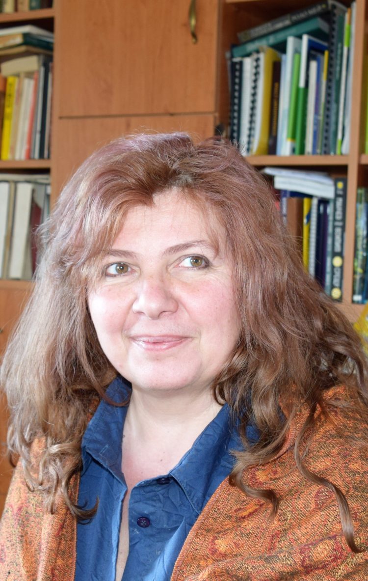 Анета Генова: “Правото на достоен живот е например да можеш да кажеш: “Това е моят личен живот! Не ми се бъркай в него!”