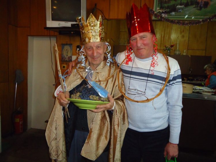 Царе на виното и гроздето коронясаха в Дамяново, по зарезански празнуваха