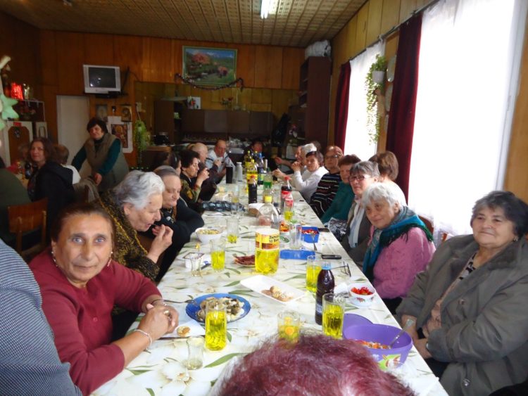 Царе на виното и гроздето коронясаха в Дамяново, по зарезански празнуваха