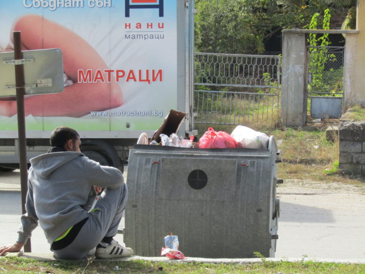 Регламентирано сметище искат жителите на селото