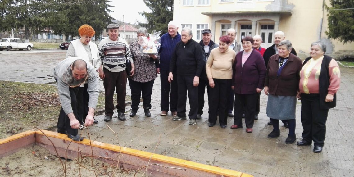 3 в 1 празник на лозарите, овощарите и влюбените спретнаха в Душево
