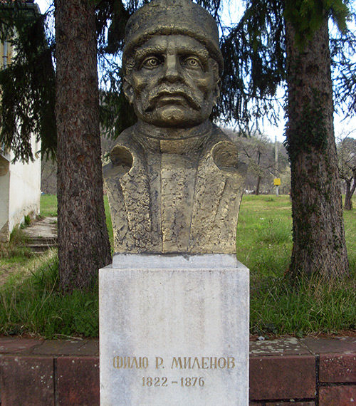 Паметник на Дядо Фильо Радев ще има и в Севлиево