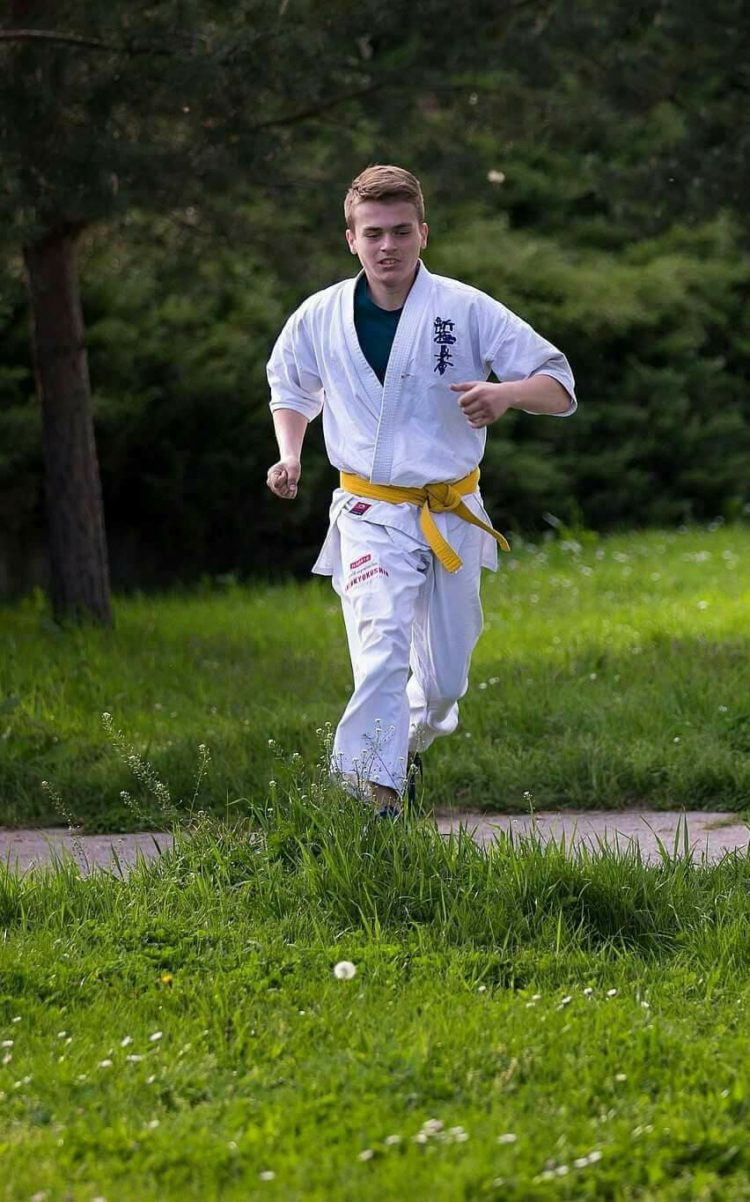 Каратисти от пет клуба си свериха часовниците