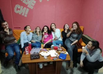 Много любов от доброволците на Младежки център