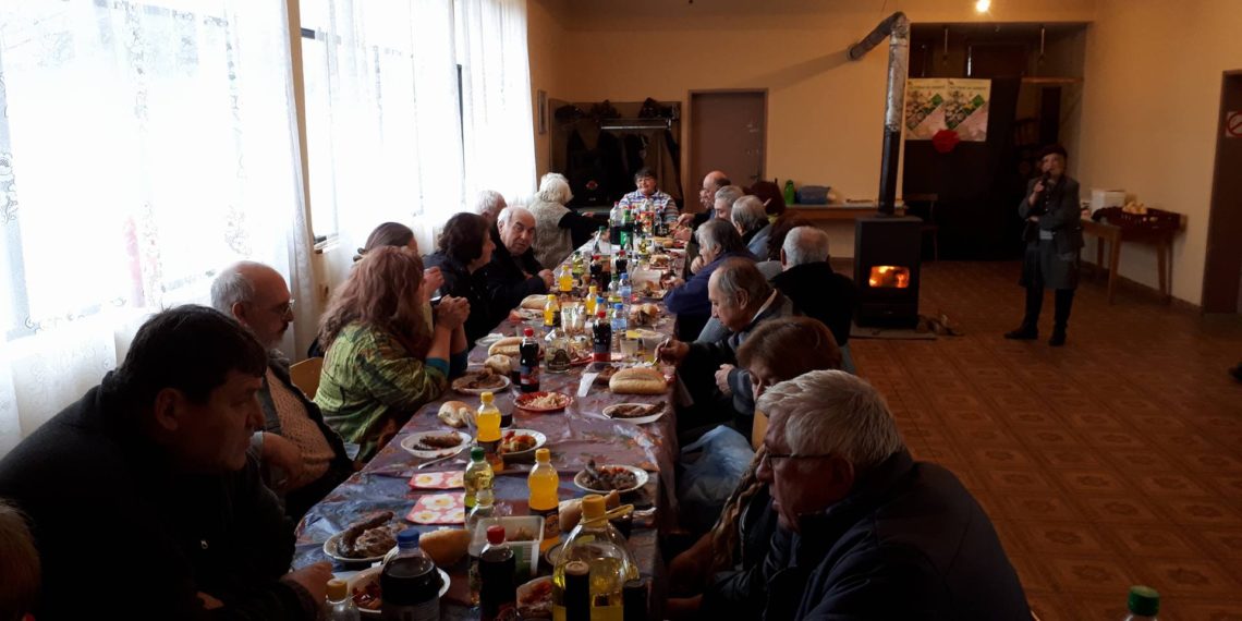 Младенчани и крушевци почетоха свети Трифон