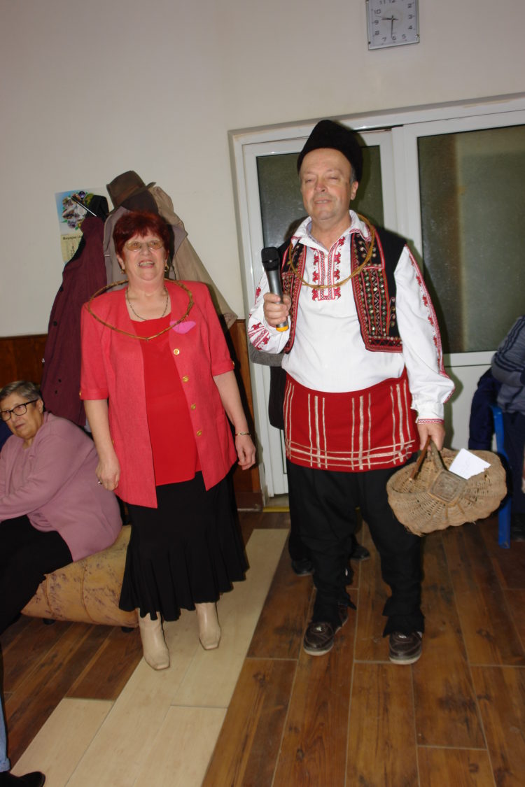 В чест на виното и любовта наздравици вдигнаха хора с посребрени коси