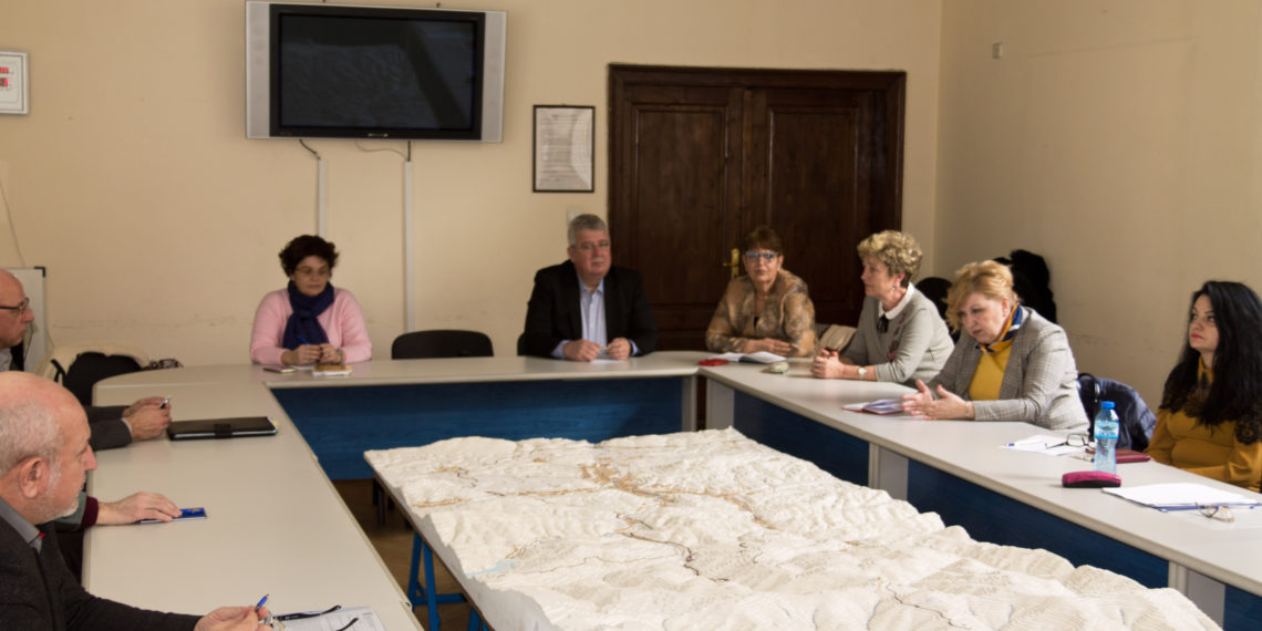 Губернаторът на Габровска област дискутира с директори на болници финансови и кадрови проблеми