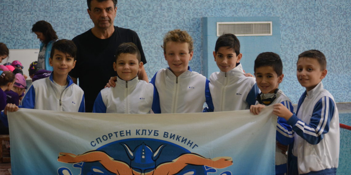 Медали за делфинчетата на “Викинг” от първия плувен турнир “Царевец”