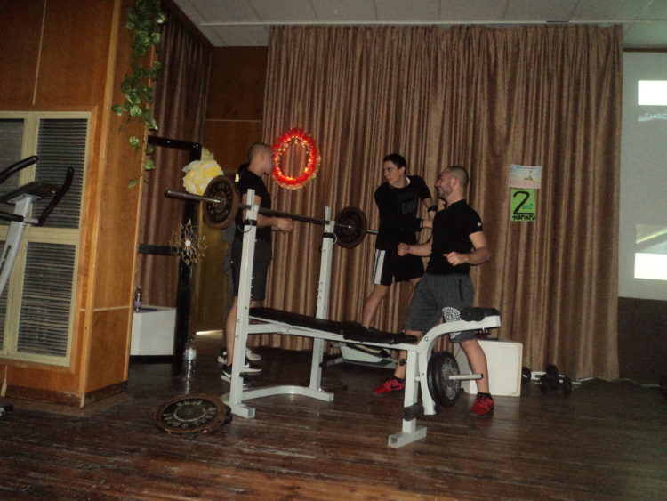 Гимназистите от СУ “В. Левски” с шоу доказаха, че ключът към здравето се крие в балансираното хранене