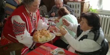 Наследниците на св. Харалампий от Сенник: “Ние сме малко пчелари и много медари”