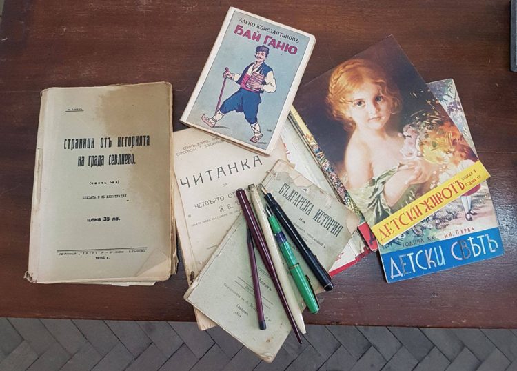 Акцията по събиране на експонати за Музея на образованието продължава