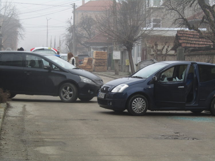 Софиянец не спря на STOP, нацели млада шофьорка