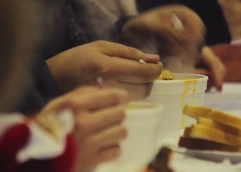 Гарантиран е топлият обяд на 54-те нуждаещи се