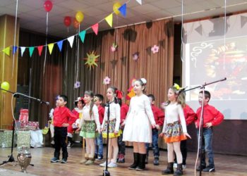 По руска традиция – гориха кукла Масленица, гостиха с блини и чай