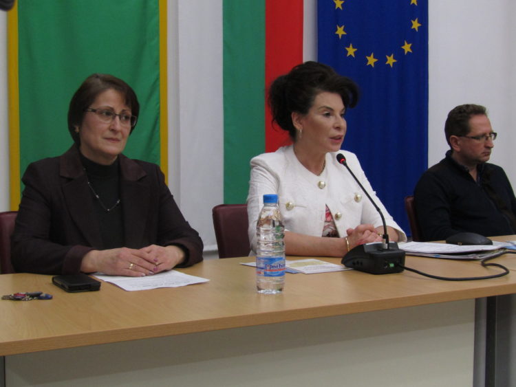 Бизнесът: “Не доходите са причина младите да напускат Севлиево, а липсата на здравеопазване, образование, инфраструктура”