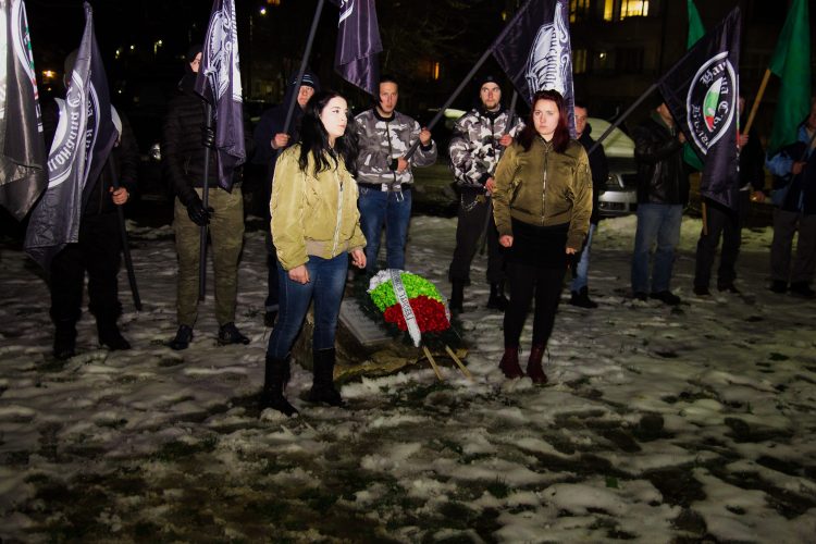 С факелно шествие и венци почетоха ген. Христо Чаракчиев