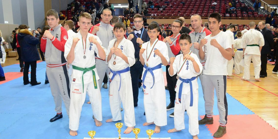 Златен, 2 сребърни и бронзов медал за каратеките от Националния шампионат