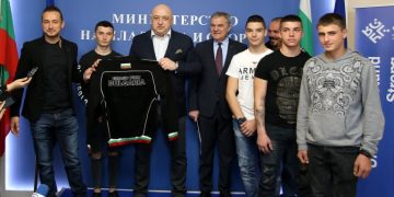 1.6 млн. лв. отпускат за мотокрос, министър Кралев пожела успех на Халми и Малинов