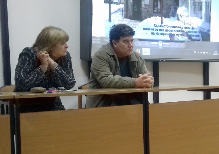 Музейните експозиции в Хаджистояновото училище представи Димитър Димитров на семинар с учители по История и цивилизации