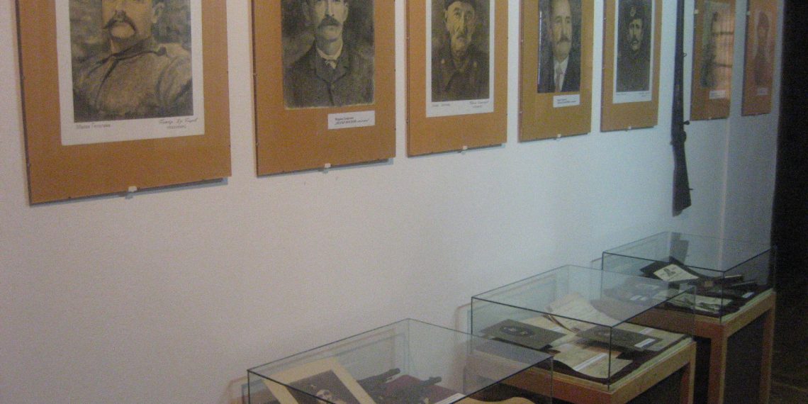 Музейните експозиции в Хаджистояновото училище представи Димитър Димитров на семинар с учители по История и цивилизации