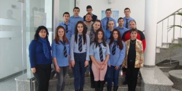 28 ученици от ПГМЕТ работят в реална работна среда по проект “Ученически практики”