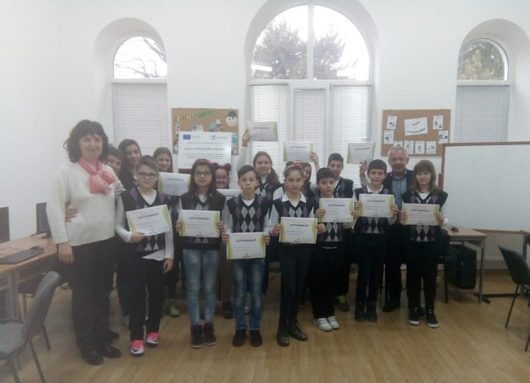 С проекти гимназисти се съревноваваха в националното състезание “IT Знайко”