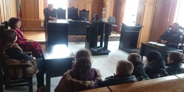 Малките шерифи гостуваха в съдебната палата в Севлиево