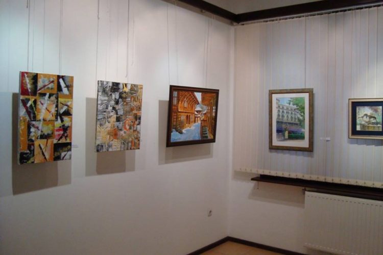 22 творци от Севлиево показват красота в “Пролетен салон 2018”