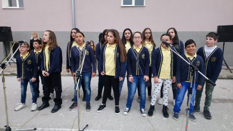 2733 лв. събраха от Великденския базар на ОУ “Стефан Пешев”