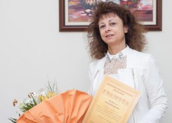 Първото място в “Златен Явор” отново заслужи поетесата Христина Борисова