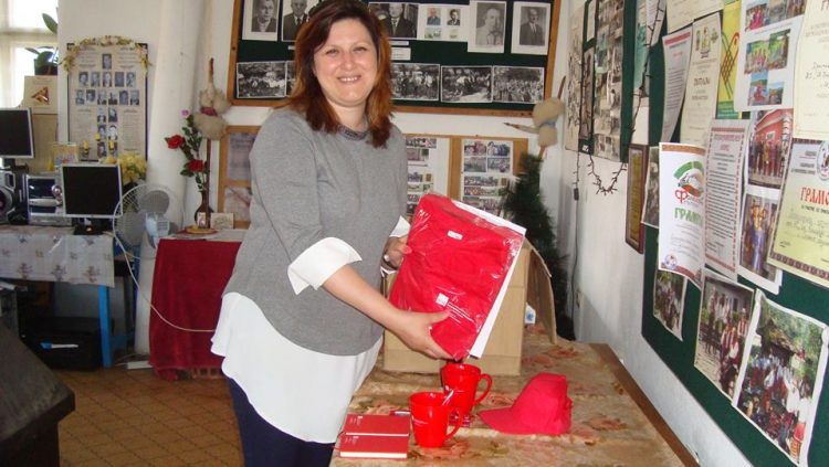 Самодейките от Сенник получиха благодарствен адрес от Кристина Сидорова