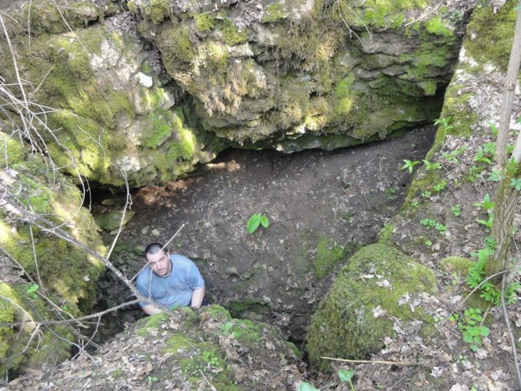 Спелеолози търсиха пещери в Младен