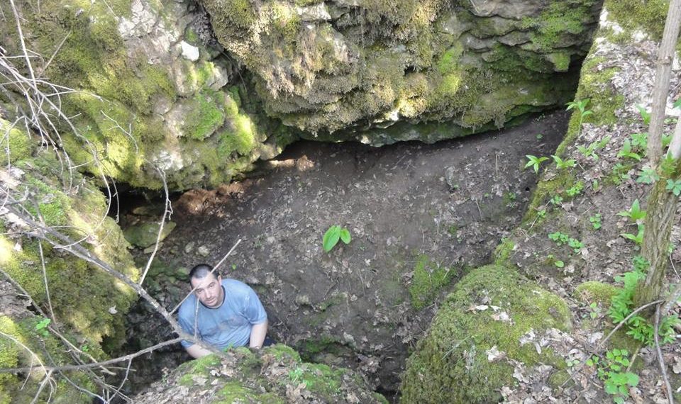 Спелеолози търсиха пещери в Младен