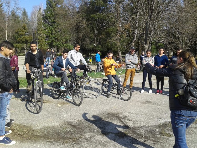 С майсторско колоездене, демонстрации и спортни игри ПГ “Марин Попов” почете патрона си