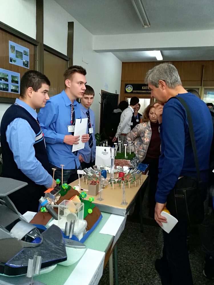 Бъдещите електротехници от ПГМЕТ “Ген. Ив. Бъчваров” са сред ТОП изобретателите у нас