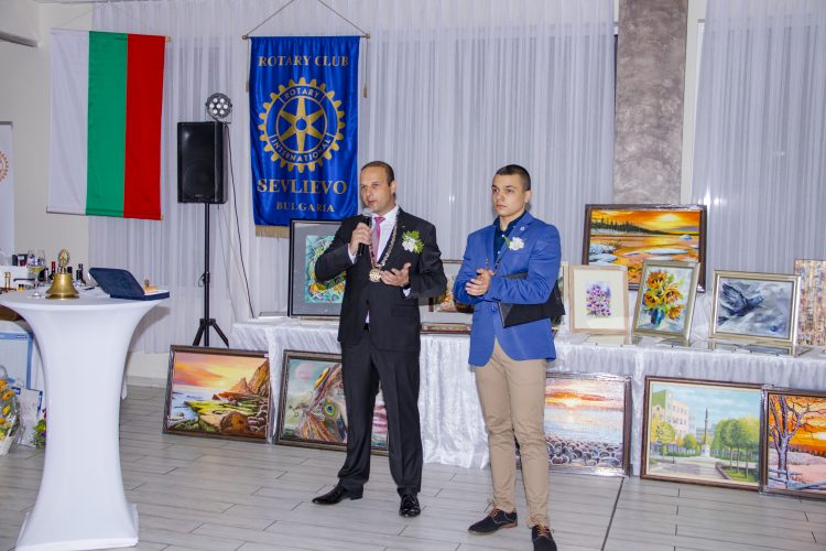 Рекордните 34 000 лв. събра „Ротари клуб“ за реставрация на Часовниковата кула