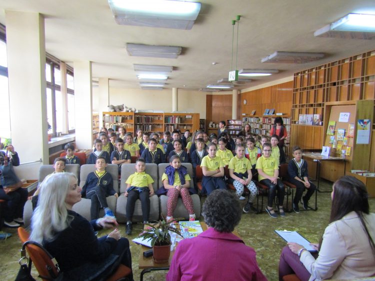 Четвъртокласници научиха как се твори в рими за деца