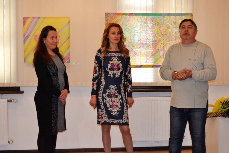 Малки художници подредиха изложба в подкрепа на пеперудените деца