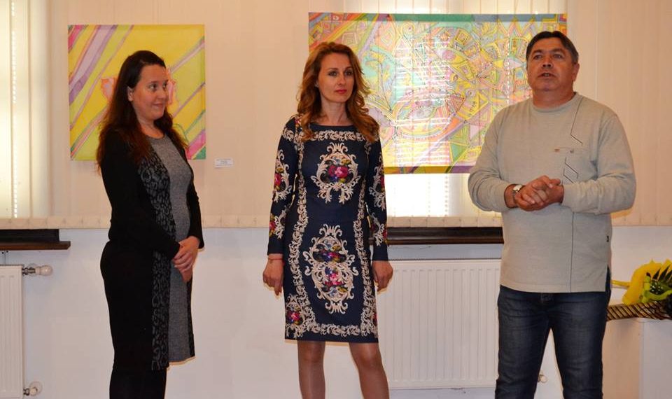 Малки художници подредиха изложба в подкрепа на пеперудените деца