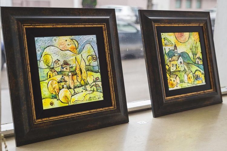 С картините на Венера Константинова пролетта настъпи в галерия “Видима”