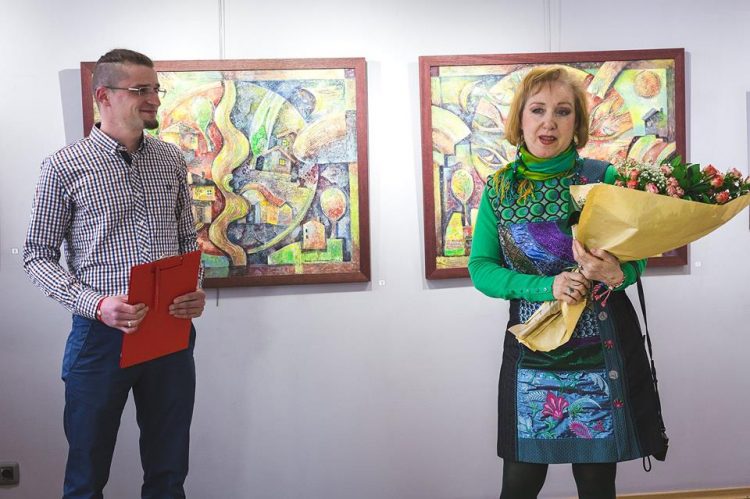 С картините на Венера Константинова пролетта настъпи в галерия “Видима”