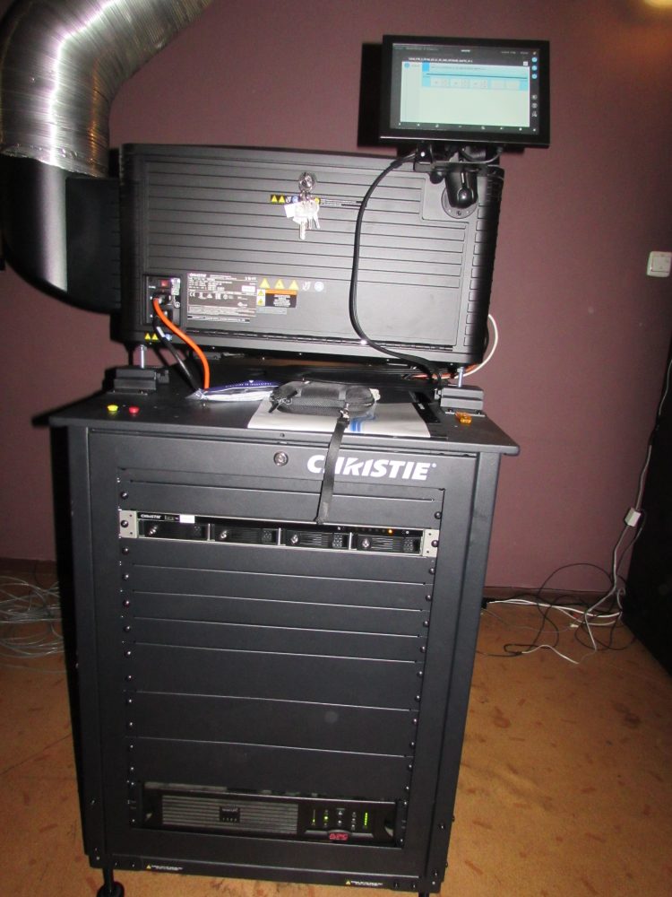 Грейна отново пламъчето на седмото изкуство – кино “21 век”